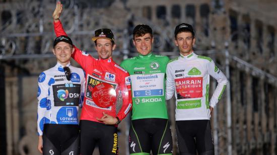 Michael Storer, líder de la montaña; Primoz Roglic, líder de la general; Fabio Jakobsen, líder de los puntos y Gino Mäder, el mejor joven de la Vuelta a España 2021.