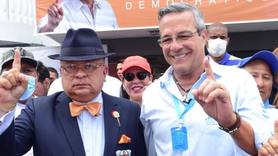 El excandidato a la Prefectura del Guayas, Héctor Vanegas, junto al líder de Centro Democrático, Jimmy Jairala, el 31 de julio de 2022. 