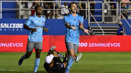 Sebastián Rodríguez, de Emelec, celebra un gol ante Delfín en Manta, el 6 de agosto de 2022.