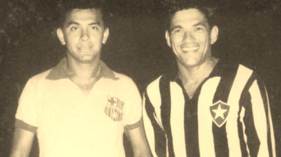 En 1963, el Botafogo de Brasil llegó a Guayaquil con Mané Garrincha. El 'Pollo' Luciano Macías lo sufrió durante todo el partido.