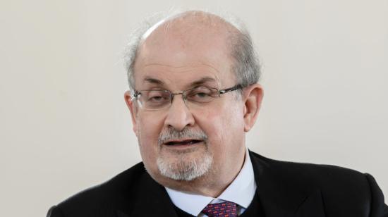 El escritor Salman Rushdie. Foto Archivo. 