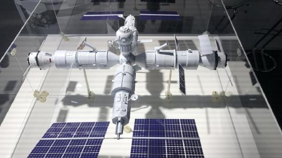 Primera maqueta oficial de la Estación Espacial de Rusia, el 15 de agosto de 2022. 