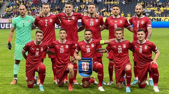 La selección de Serbia, antes de un partido ante Eslovenia el 5 de junio de 2022.