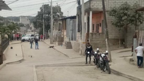 Al menos tres personas murieron en un enfrentamiento armado en Flor de Bastión, en Guayaquil, el 15 de agosto de 2022.