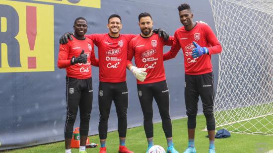 Moisés Ramírez , Gonzalo Valle, Hernán Galíndez y
Alexander Domínguez luego de la sesión de entrenamiento del 16 de agosto de 2022. 