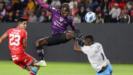 Jhoanner Chávez, de Independiente del Valle, en el partido ante El Nacional en Sangolquí, el 19 de agosto de 2022.