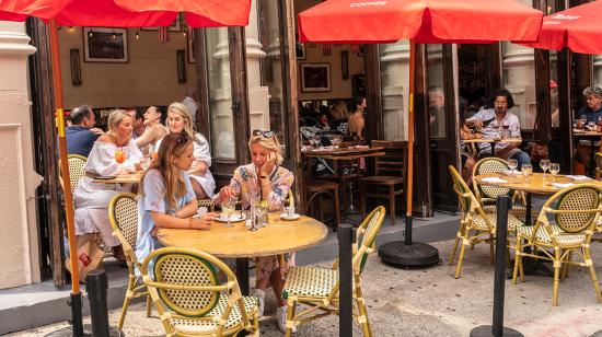 El distrito de Soho en Nueva York es conocido por sus restaurantes y galerías de arte.