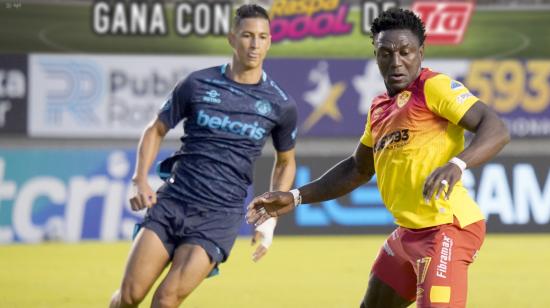 Roberto Ordóñez, del Aucas, en el partido ante Guayaquil City en el estadio Gonzalo Pozo Ripalda el 27 de agosto de 2022.