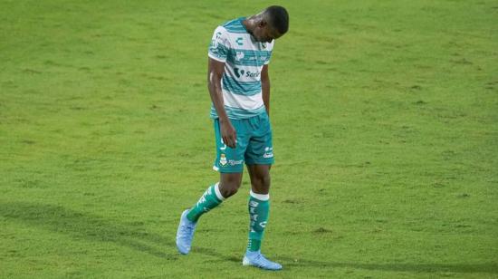 El ecuatoriano Félix Torres, con la camiseta del Santos Laguna. 