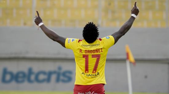 Roberto 'La Tuca' Ordóñez festeja un gol en el Estadio Gonzalo Pozo Ripalda por la Fecha 8 de la segunda etapa de la LigaPro, el 27 de agosto de 2022.