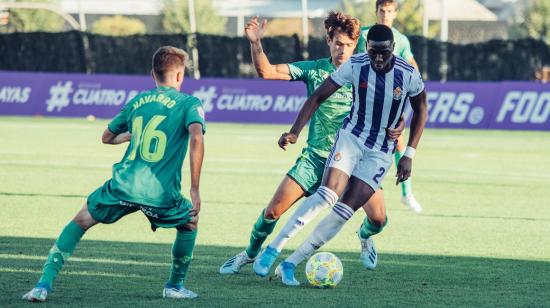 El jugador ecuatoriano, Stiven Plaza, en uno de los encuentros con el Real Valladolid de España.