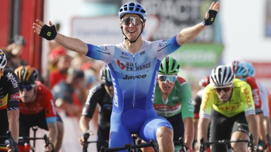 Kaden Groves festeja el triunfo en la Etapa 11 de la Vuelta a España, el 31 de agosto de 2022. 