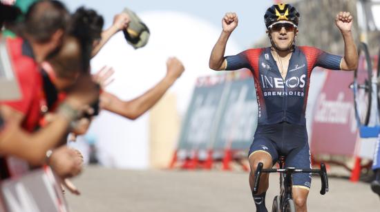 El carchense Richard Carapaz festeja su victoria en la Etapa 14 de la Vuelta a España, el 3 de septiembre de 2022. 