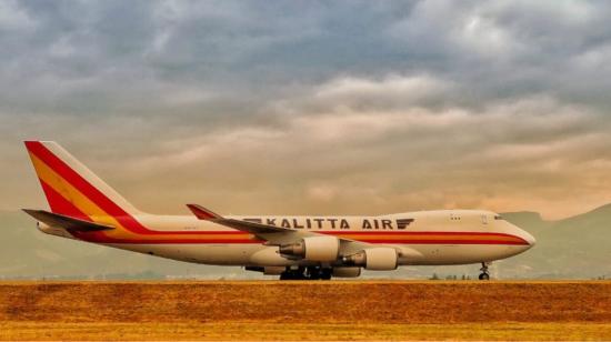 Imagen referencial de un avión de Kalitta en el aeropuerto de Quito. 