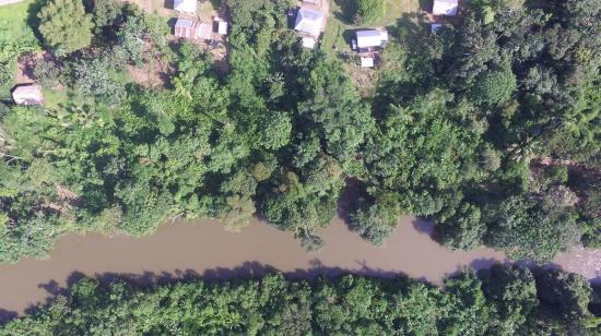 Panorámica de varios asentamientos formados en la Amazonía ecuatoriana. 