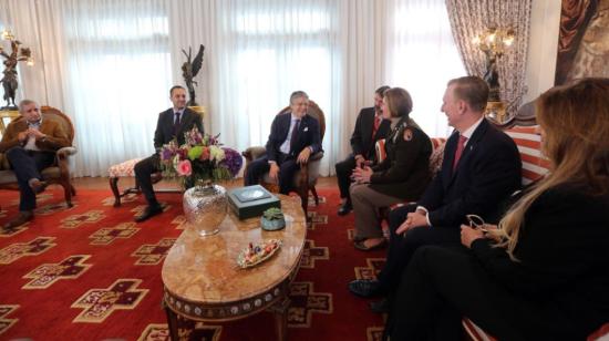 El presidente Guillermo Lasso, junto con sus ministros Juan Carlos Holguín y Patricio Carrillo, se reunió con la delegación de Estados Unidos, en el Palacio de Carondelet, para hablar de cooperación internacional en seguridad, el 13 de septiembre de 2022.