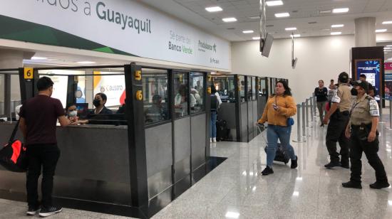 Arribo de pasajeros al aeropuerto José Joaquín de Olmedo, en Guayaquil, el 9 de septiembre de 2022.