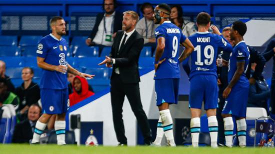 Graham Potter dirige a los jugadores del Chelsea en el partido ante el Salzburgo el 14 de septiembre de 2022.