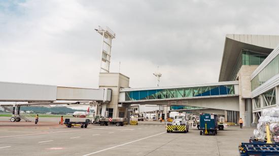 Vista panorámica de la pista del Aeropuerto de Guayaquil.