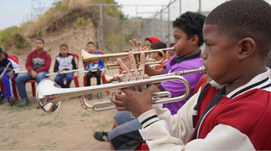 110 niños de Socio Vivienda 2 practican música para conformar la Orquesta Sinfónica del barrio. Guayaquil 17 de septiembre de 2022.