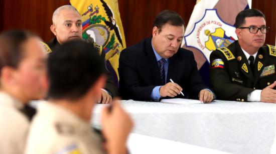 Rueda de prensa del ministro Juan Zapata desde la Escuela Superior de Policía Alberto Enríquez Gallo, 26 de septiembre de 2022.