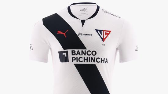 Camiseta conmemorativa de Liga de Quito por su aniversario, el 29 de septiembre de 2022.