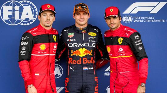 Charles Leclerc, Max Verstappen y Carlos Sainz, después de la clasificación del Gran Premio de Japón, el 8 de octubre de 2022.