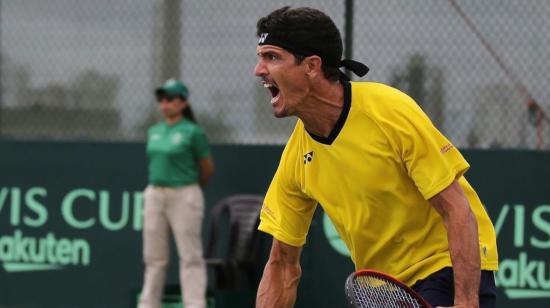 Emilio Gómez, durante la serie de Copa Davis entre Ecuador y Suiza, el 18 de septiembre de 2022.