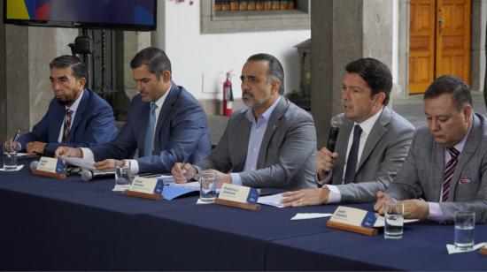 Rueda de prensa sobre diálogos con el sector transportistas, en el Palacio de Carondelet, el 11 de octubre de 2022.