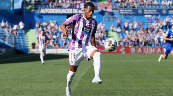 Gonzalo Plata maneja una pelota en el partido ante el Getafe, el 1 de octubre de 2022.