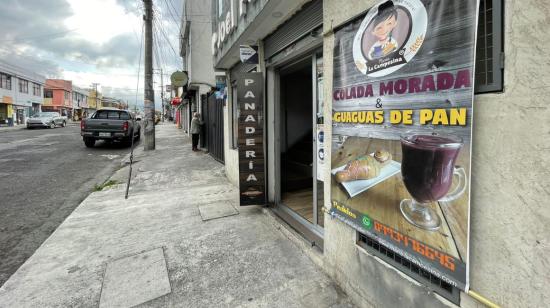 Una panadería que vende colada morada en el norte de Quito, el 25 de octubre de 2022.