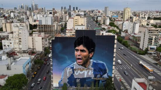 Vista panorámica del mural de Diego Armando Maradona, en Buenos Aires.