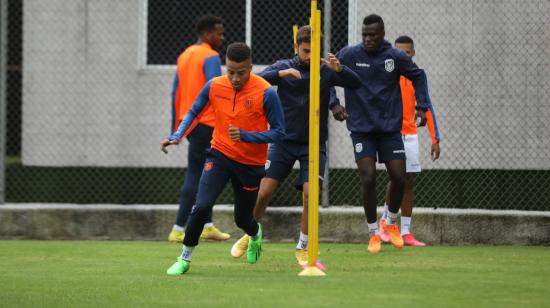 Byron Castillo, entrenando en el microciclo en la Casa de la Selección el 24 de octubre de 2022.