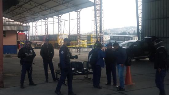 Guardias se toman las instalaciones del centro de revisión Bicentenario. 