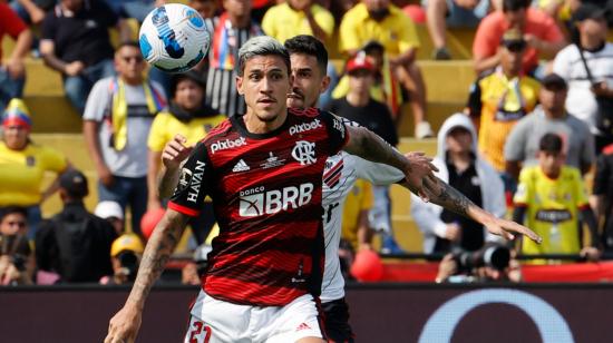 Pedro, de Flamengo, en la final de la Copa Libertadores ante Athletico Paranaense, en el estadio Banco Pichincha, el 29 de octubre de 2022.