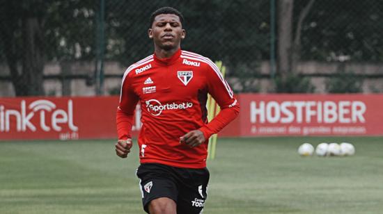 El ecuatoriano Robert Arboleda, entrenando con el Sao Paulo.