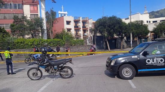 Personal de la AMT en una gasolinera de La Villaflora, tras una explosión el 4 de noviembre de 2022.