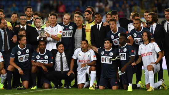 Jugadores durante la edición de 2014 del Partido por la Paz.