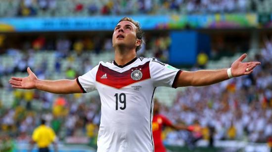 Mario Gotze de Alemania celebra marcar su gol para hacer el marcador 1-0 durante el partido de fútbol del Grupo G de la Copa Mundial de la FIFA 2014 entre Alemania y Ghana, el 21 de junio de 2014.