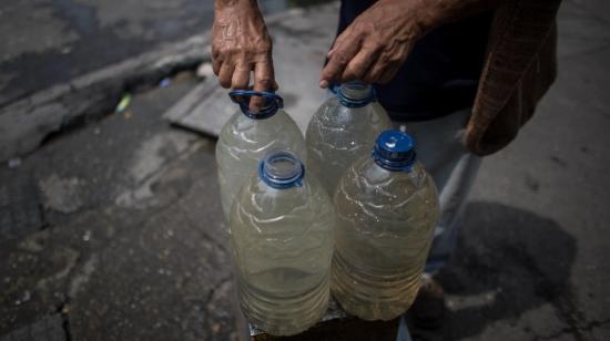 Imagen del 1 de noviembre de 2022, tomada de EFE para graficar el corte de agua en varios sectores de Guayaquil.