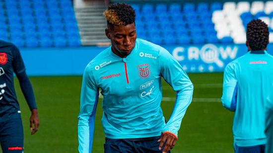 Kevin Rodríguez durante el entrenamiento, del viernes 11 de noviembre, de la selección de Ecuador en España.