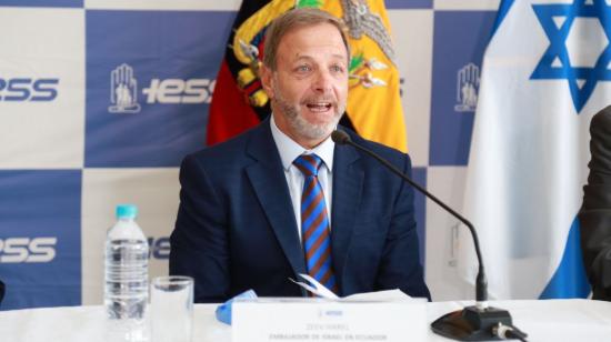 El embajador de Israel en Ecuador, Zeev Harel, en un evento con el IESS, el 24 de enero de 2022.