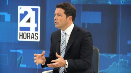 El ministro de Gobierno, Francisco Jiménez, durante su entrevista en Teleamazonas, el 16 de noviembre de 2022. 