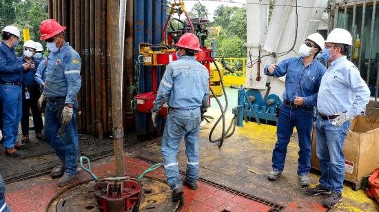 Torre de perforación en el campo Tambococha, que es parte del ITT. Foto del 4 de marzo de 2021 del Archivo de Petroecuador.