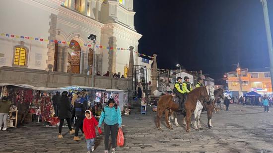 La Policía resguarda el ingreso al Santuario de El Quinche, el 18 de noviembre de 2022. 