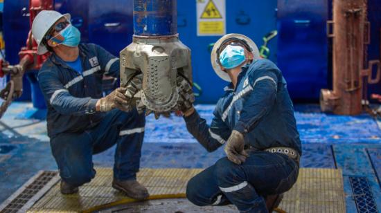 Trabajos de perforación en el campo Sacha, operado por Petroecuador. Archivo de Petroecuador del 20 de octubre de 2021.