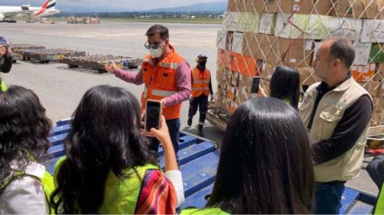 Mujeres exportadoras en el aeropuerto de Quito, en febrero de 2022.