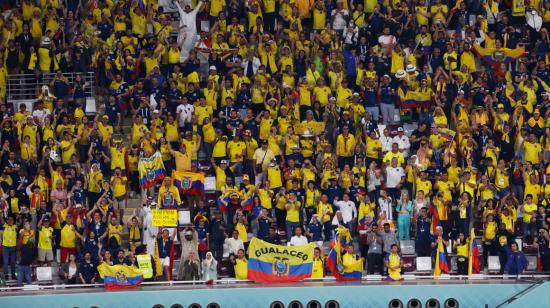 Los aficionados ecuatorianos, durante el partido de Ecuador ante Países Bajos, el 25 de noviembre de 2022.