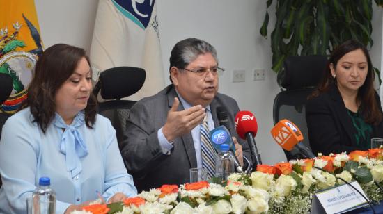 Marco López, superintendente de Compañías durante una rueda de prensa el 23 de noviembre de 2022, en Quito.