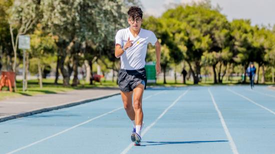 Jonathan Amores, durante un entrenamiento en Quito, el 30 de noviembre de 2022.